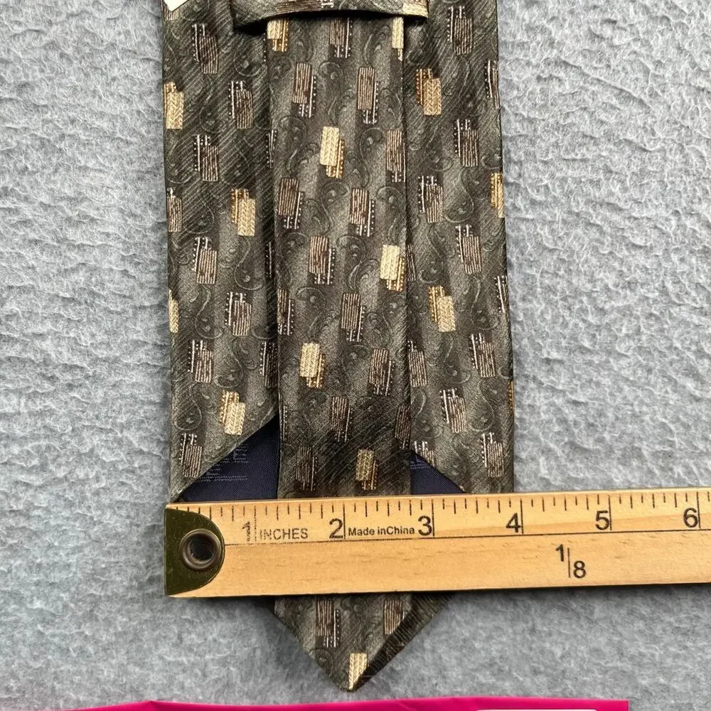 Roundtree and Yorke X Long Necktie Silk Brown Geometric New NWT Made In USA